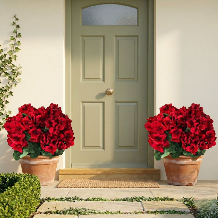 Bloomcroft™ – UV-Resistant Water-Dyed Silk Geraniums for Outdoor &amp; Indoor Decor + 50% OFF