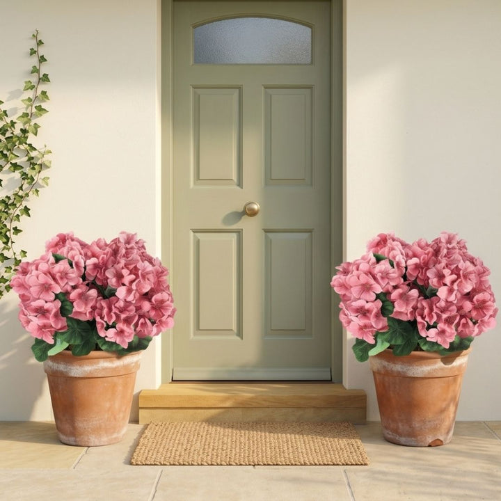 Bloomcroft™ – UV-Resistant Water-Dyed Silk Geraniums for Outdoor &amp; Indoor Decor + 50% OFF